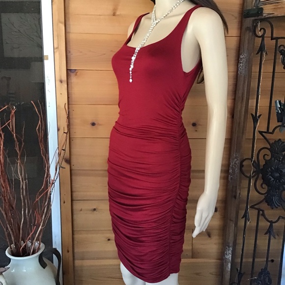 Sale CABERNET COLOR MIDI DRESS WITH SIDE RUSHING - Picture 2 of 9